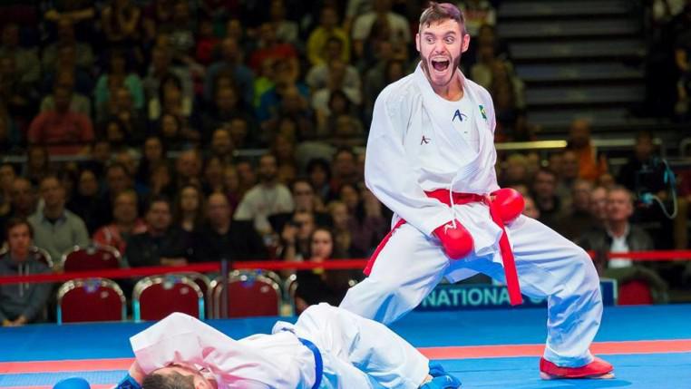 Douglas Brose conquista o título do Mundial de karatê