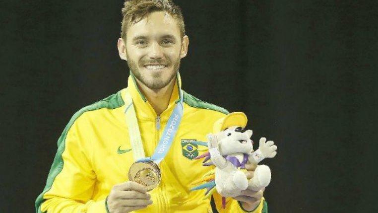 Douglas Brose conquista o título do Mundial de karatê