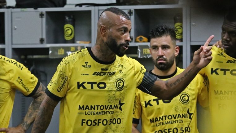 Atletas da escolinha de Nova Prata do Iguaçu visitam Estádio Olímpico em  dia de jogo - Cascavel - Futebol Clube Cascavel - Paraná - Brasil