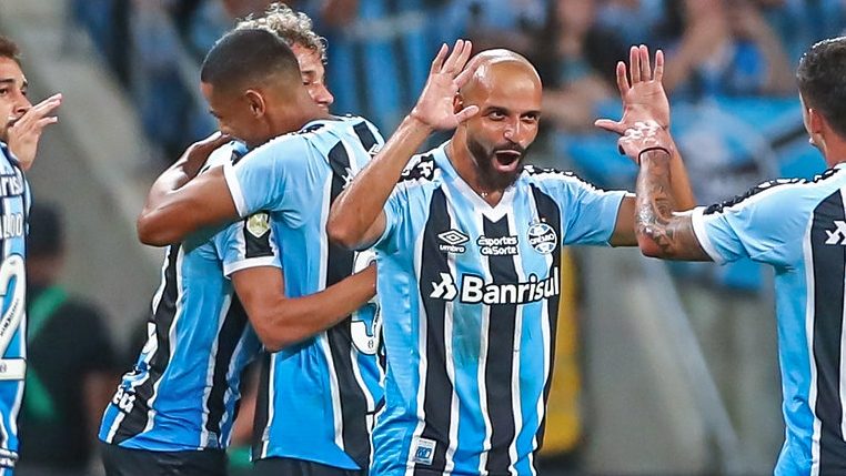 Presente em 10 dos 12 jogos do Grêmio em 2023, versátil Thaciano
